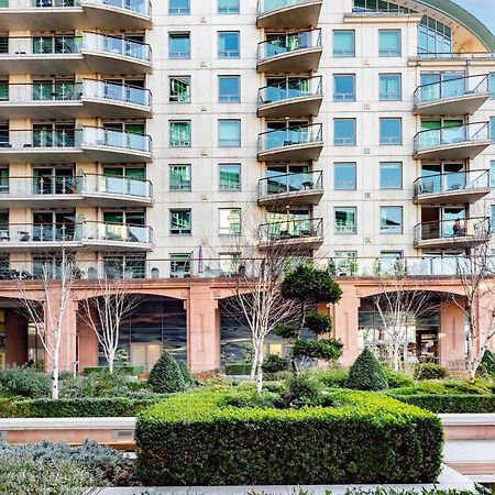 Apartmán St. George Wharf By Thesqua.Re Londýn Exteriér fotografie