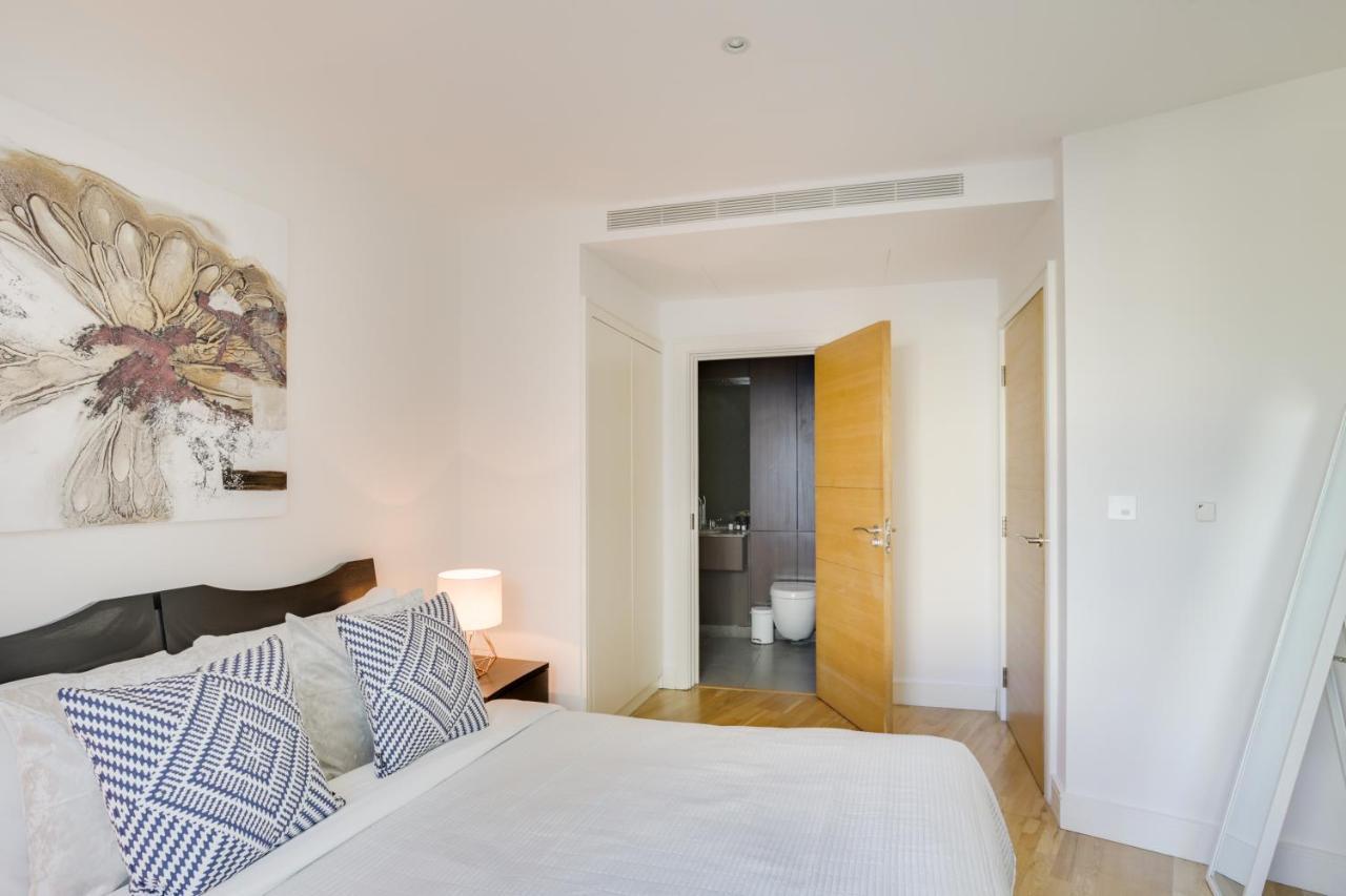 Apartmán St. George Wharf By Thesqua.Re Londýn Exteriér fotografie